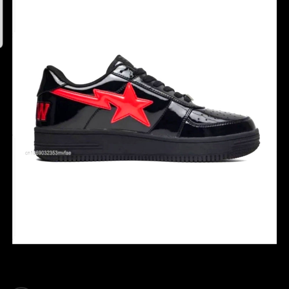 A BATHING APE  BAPESTA  LOW BLACK SHARK FACE